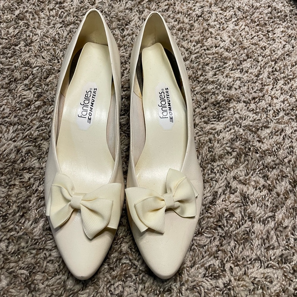 Cream low heals